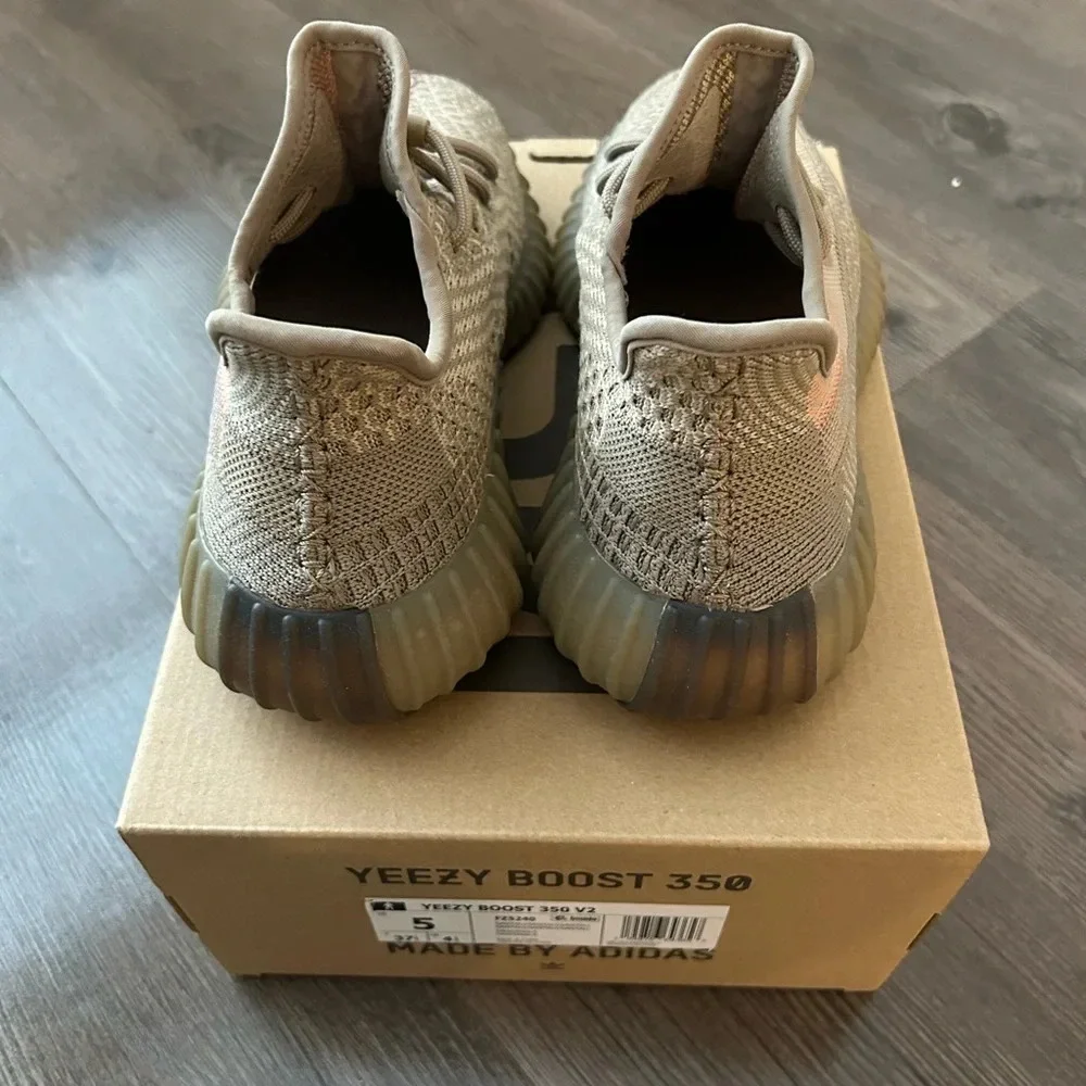 Adidas Yeezy Boost 350 V2 Sand Taupe size 5